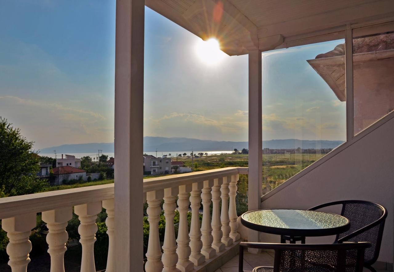 Joya Ofrynio Stylish Suites Ofrinion Exterior photo
